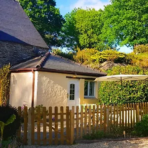  Hébergement de vacances Le Vieux Moulin - A Charming Stone With Garden View And Seasonal Pool France